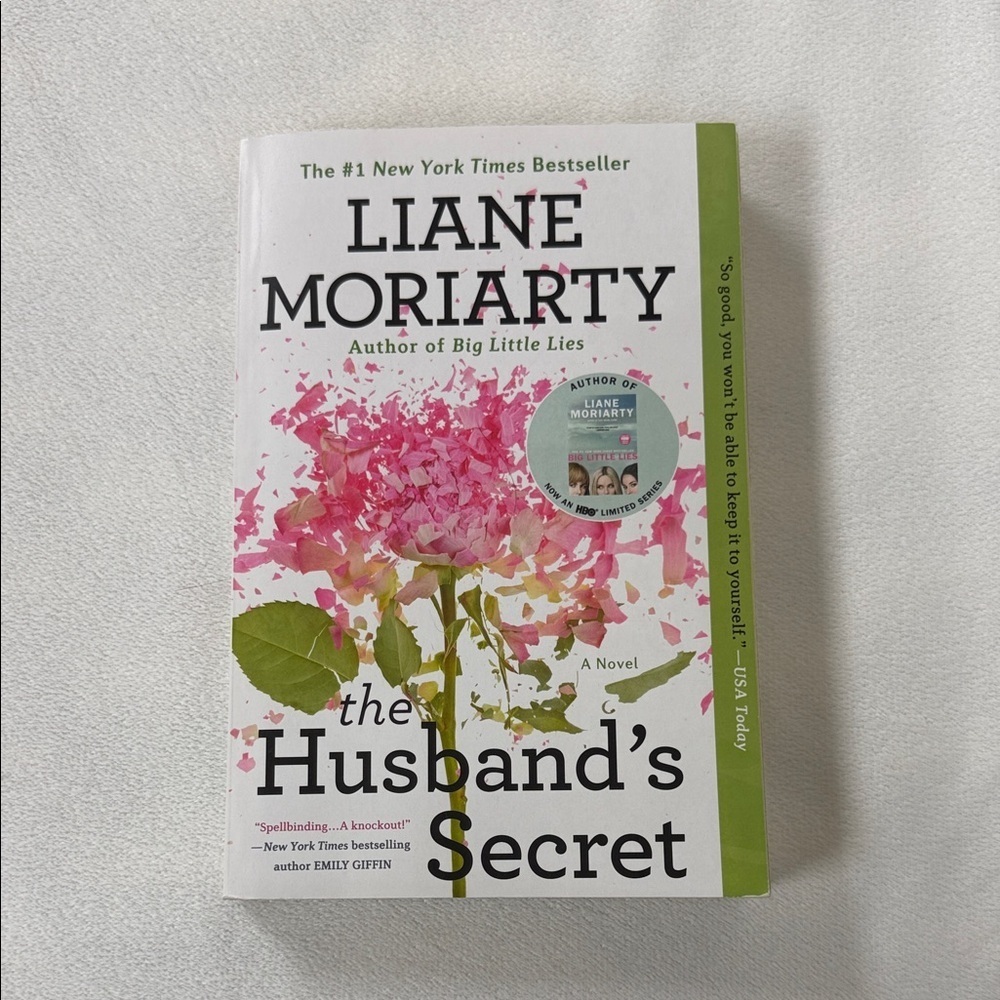The Husband's Secret | Liane Moriarty | Paperback Book